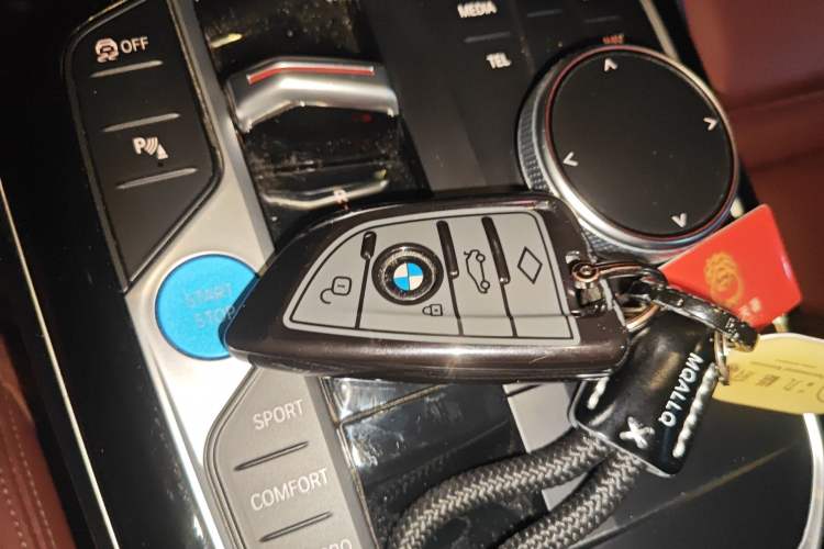 Used BMW i3 2022 eDrive 35 L Vehicle Key