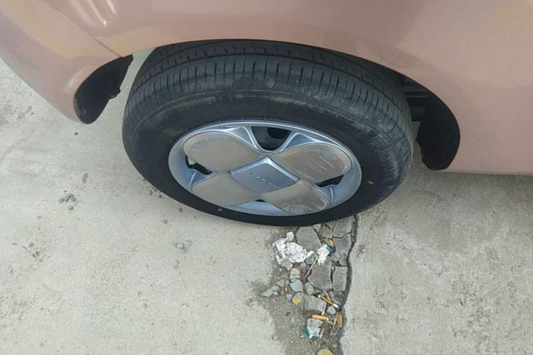 Used Geely Galaxy Panda 2023 Panda Mini 200km Endurance Bear Right Rear Wheel Hub