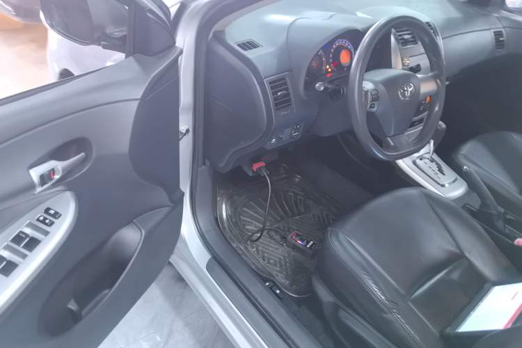 Used Toyota Corolla 2012 Luxurious Edition 1.8L CVT GL-i
