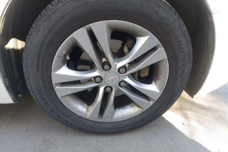 Used Chevrolet Cruze 2015 1.5L Classic SE AT Right Front Wheel Hub