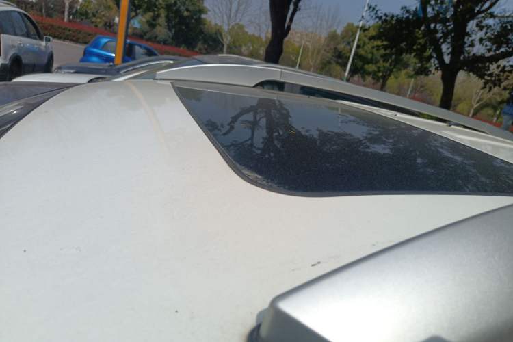 Used Geely Auto GX7 2015 Sports Edition 2.0L Automatic Luxury Upgrade Version China V Standard