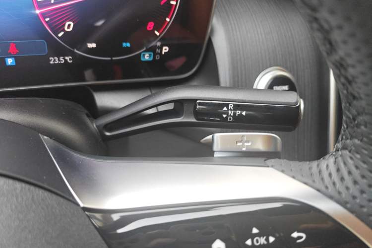 Used Mercedes-Benz GLC 2025 GLC 260 L 4MATIC Luxury Model Gear Lever