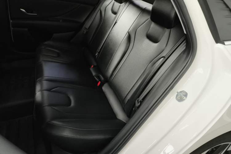 Used Hyundai Elantra 2021 1.5L CVT LUX Prestige Edition