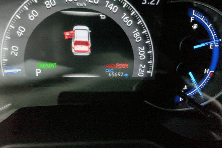 Used Toyota RAV4 2020 Dual-Engine 2.5L E-CVT Two-Wheel Drive Elite Edition Odometer Close Up