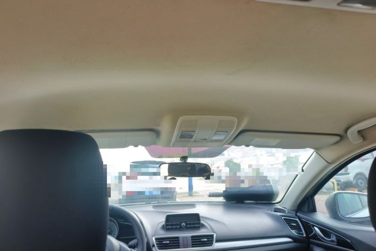 Used Mazda 3 Axela 2014 Sedan 1.5L Manual Comfort Model
