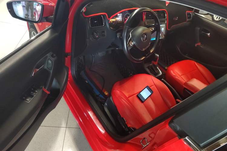 Used Volkswagen Polo 2016 1.6L Automatic Comfort Model Driver Seat