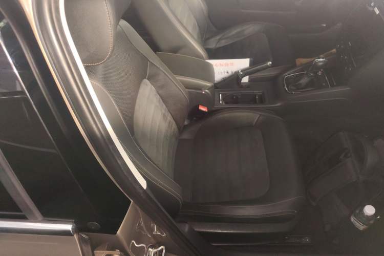 Used Volkswagen Sagitar 2015 230TSI Automatic Luxury Model
