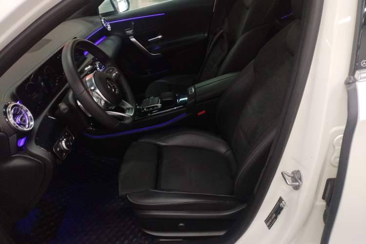 Used Mercedes-Benz A-Class 2020 Restyled A 200 L Sport Sedan Fashion Version
