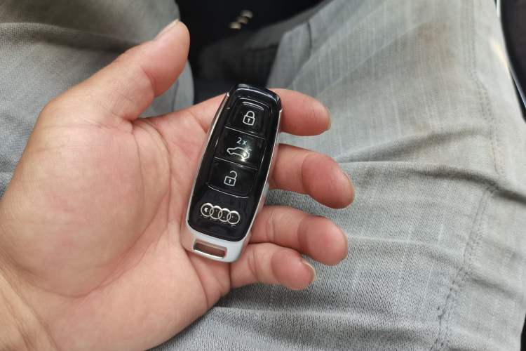 Used Audi Q7 2021 55 TFSI quattro S line Sport model
