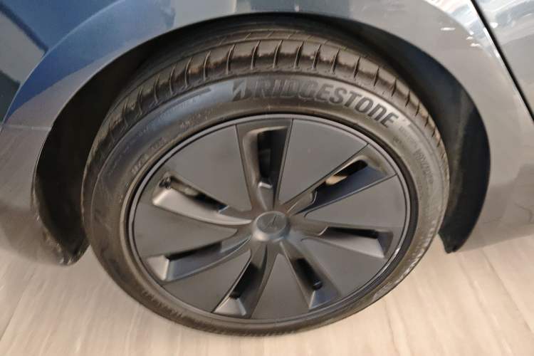 Used Tesla Model 3 2025 Rear-Wheel-Drive Version