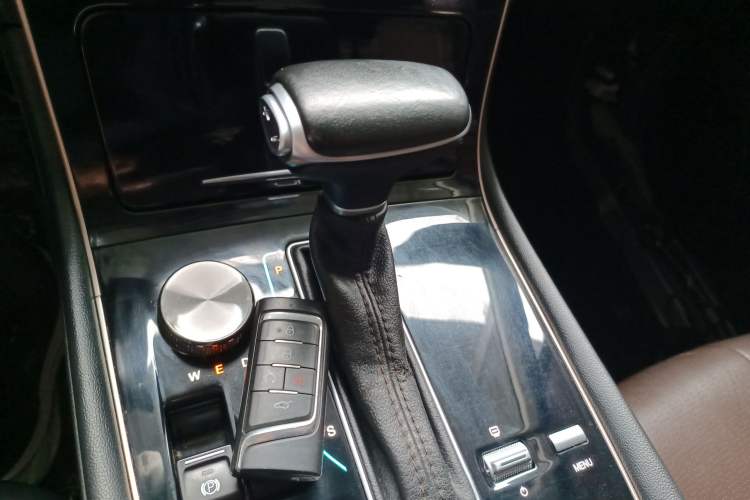 Used GAC Trumpchi GS5 2019 270T Automatic Luxury Edition Gear Lever