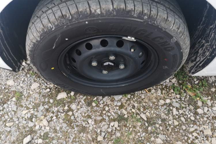 Used Wuling Hongguang New Energy 2025 Extended-Range Hybrid 50 km Standard Version Left Front Wheel Hub