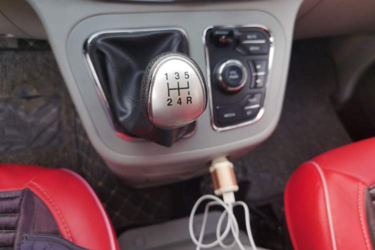 Used JAC Refine M3 2015 Maker Edition 1.6L Luxury Smart Version
