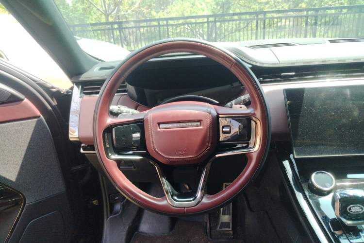 Used Land Rover Range Sport 2023 400PS Dynamic SE Steering Wheel