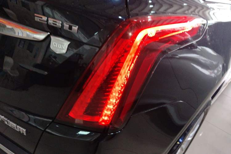 Used Cadillac XT5 2020 28T Tech Edition Exterior 3