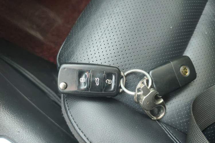 Used Volkswagen Tiguan 2015 2.0 TSI Automatic All-Wheel Drive Luxury Edition Vehicle Key