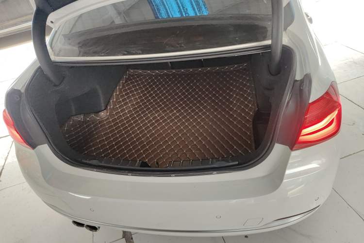 Used BMW 3 Series 2019 320Li Fashion Model Trunk