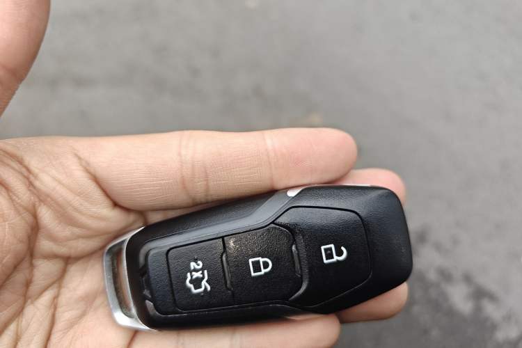 Used Ford Edge 2016 EcoBoost 245 Four-Wheel Drive Titanium Edition 7-Seater