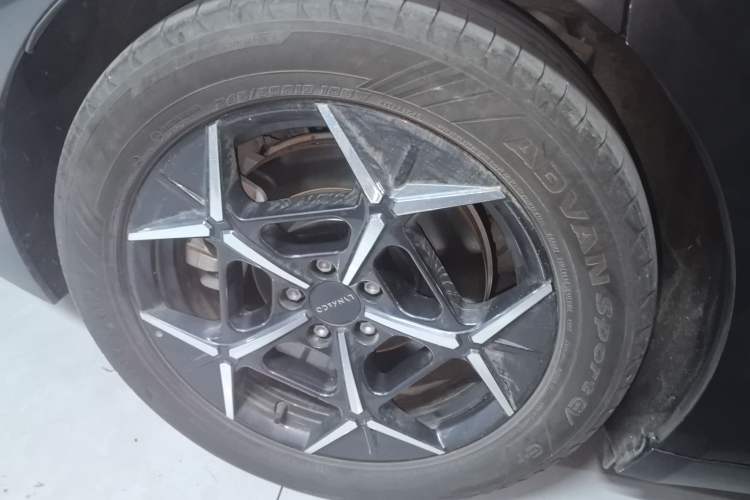 Used Lynk & Co Z10 2025 95 kWh 766 km Range Rear-Wheel Drive Max