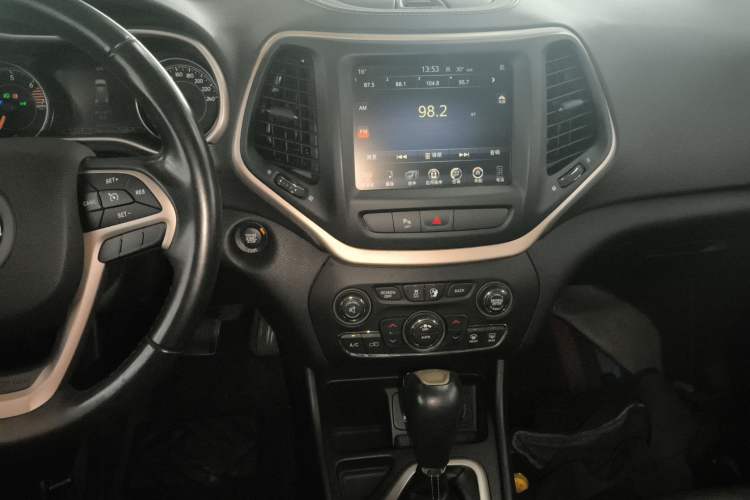 Used Jeep Cherokee 2017 2.0L Superior Edition