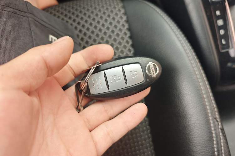 Used Nissan Kicks 2018 1.5L CVT Smart Connect Luxury Edition