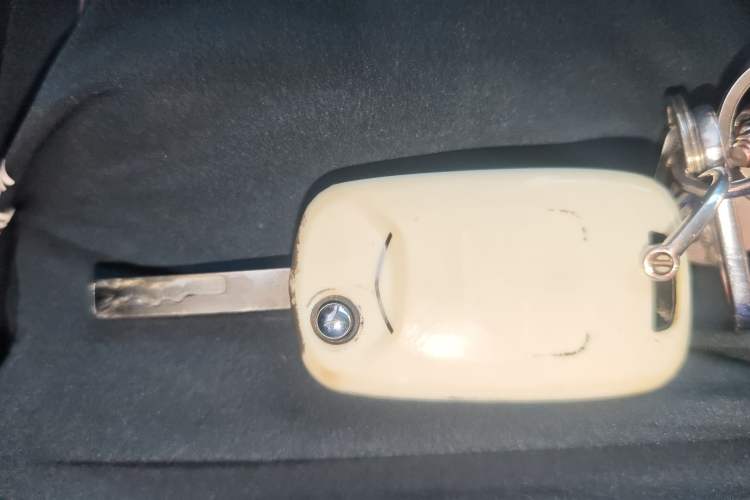 Used Wuling Zhiguang New Energy 2025 Standard Model Vehicle Key