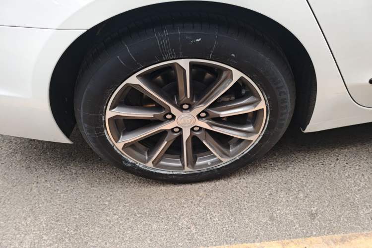 Used Buick LaCrosse 2021 652T Luxury Model Exterior 5