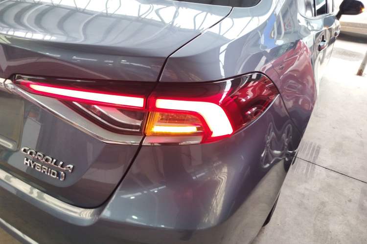 Used Toyota Corolla 2021 Dual-Motor 1.8L E-CVT Elite Edition