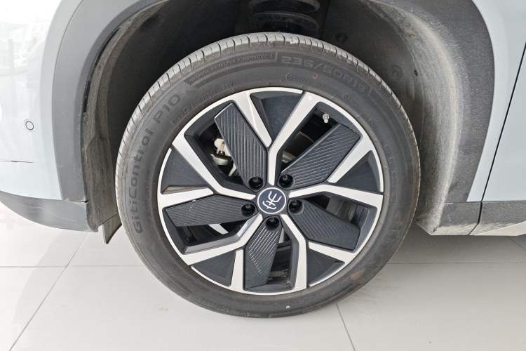 Used BYD Song L DM-i 2025 Intelligent Driving Version 160 km Beyond-Range Type Left Front Wheel Hub