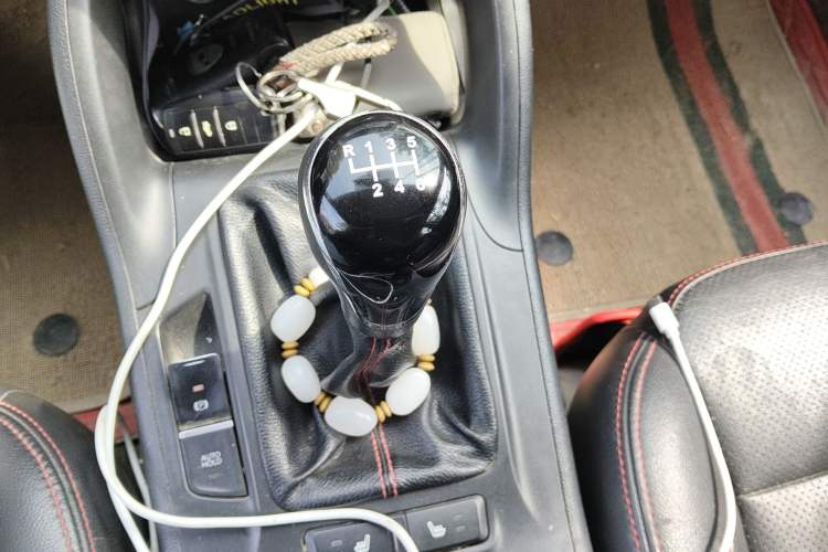 Used CHANGAN CS75 2014 2.0L Manual Leading Version China IV Standard
