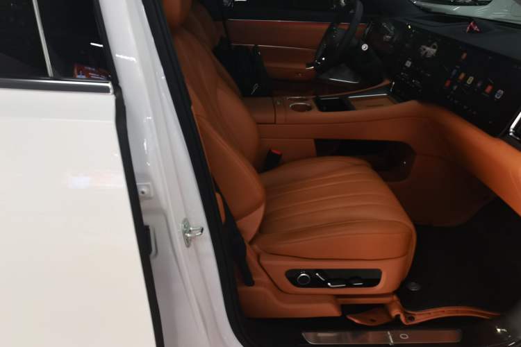 Used Hima AITO M8 2025 Extended-Range Max+ Version 53.4 kWh 6-Seater Edition