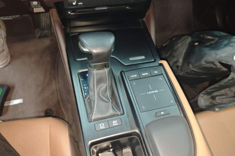 Used Lexus ES 2018 300h Premier Edition China V Standard
