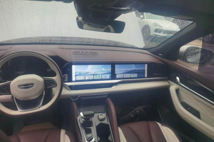 Used Geely Auto Monjaro L 2021 2.0TD DCT EVO Two-Wheel Drive Smart Luxury Version Audio And AC Panel