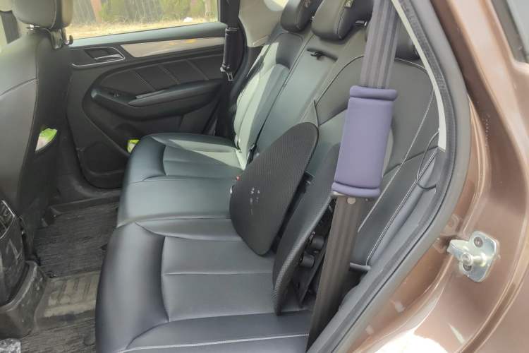 Used Roewe RX5 2016 20T Two-Wheel Drive Automatic Internet Smart Edition
