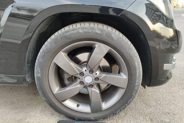 Used Mercedes-Benz GLK-Class 2013 GLK 300 4MATIC Dynamic Sunroof Model