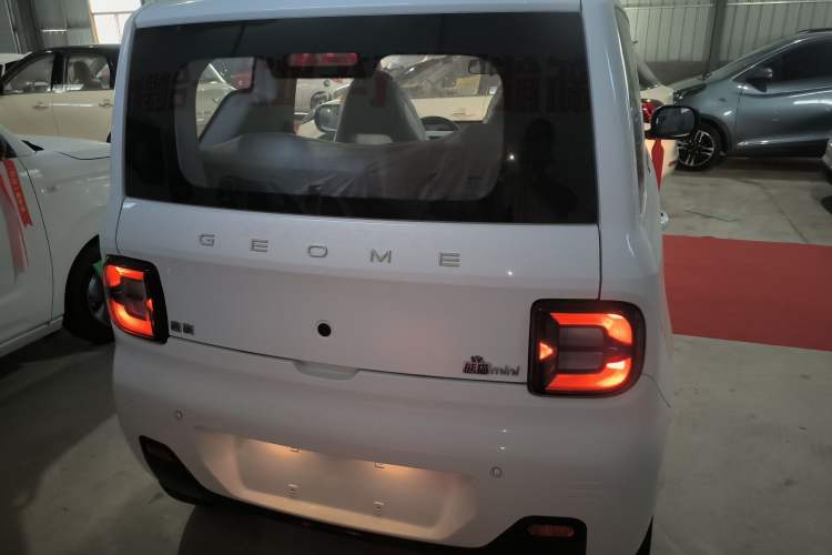 Used Geely Galaxy Panda 2024 Panda Mini 200km Endurance Bear Rear