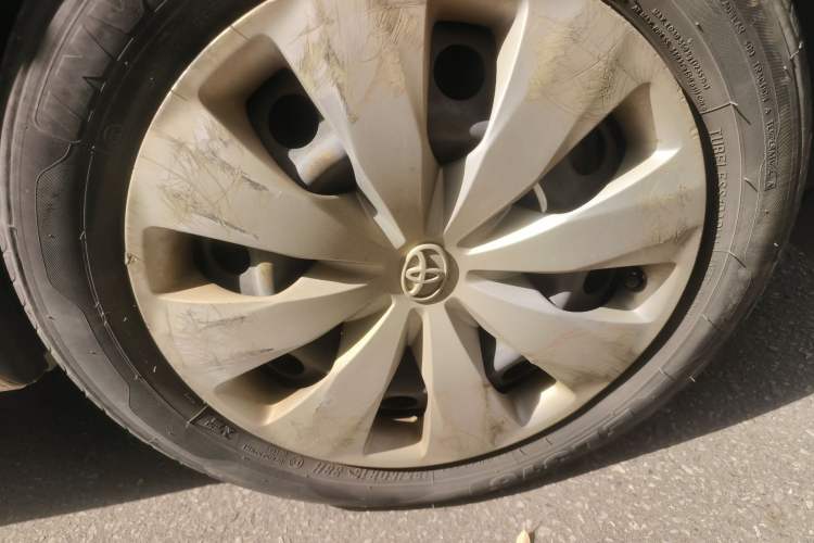 Used Toyota YARiS L Zhi Xuan 2017 1.5E CVT Enhanced Performance Edition Right Front Wheel Hub