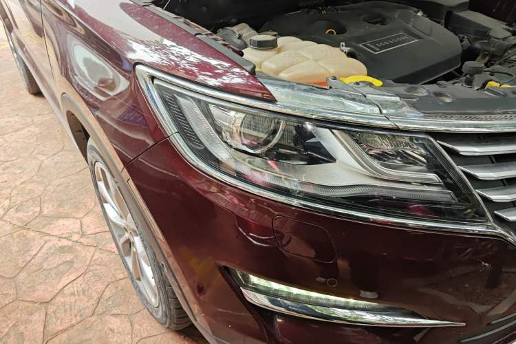 Used Lincoln MKC 2014 2.0T Two-Wheel-Drive Luxury Edition Right Front Headlight