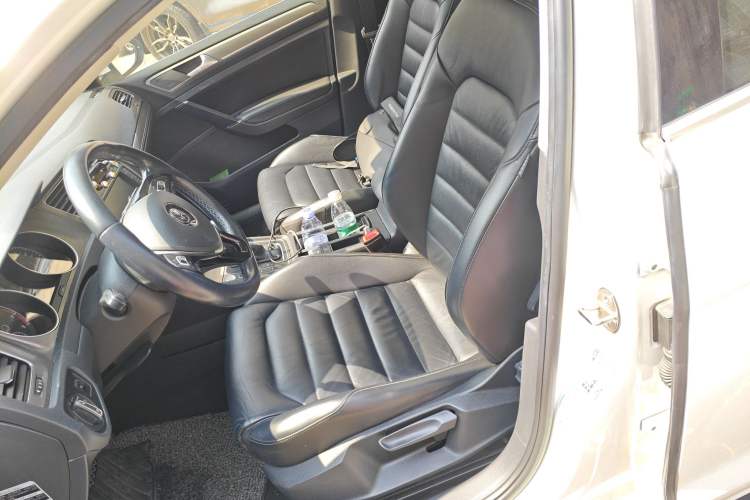 Used Volkswagen Golf 2015 1.4TSI Automatic Luxury Model
