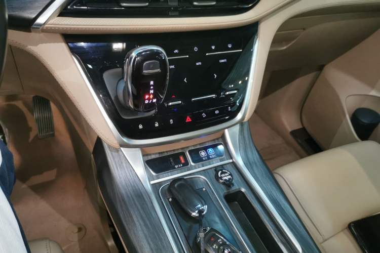 Used Buick GL8 2021 ES Land Cruiser 653T Luxury Edition