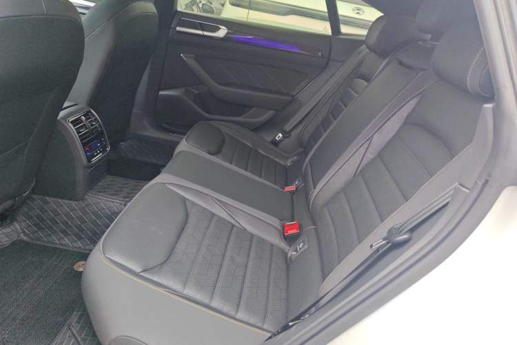 Used Volkswagen FAW-Volkswagen CC 2024 380TSI Striking All-Encompassing Edition Left Rear Seat
