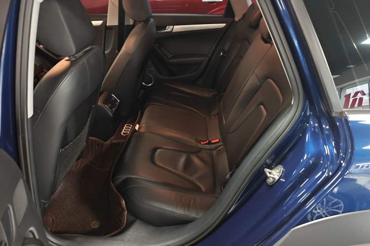 Used Audi A4 2014 40 TFSI allroad quattro plus version Left Rear Seat