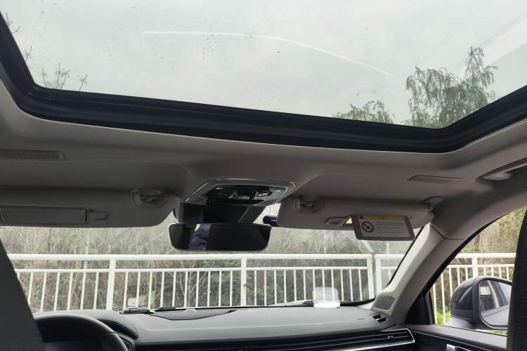 Used Lynk & Co 01 2021 2.0TD Two-Wheel-Drive Pro Trim Headliner