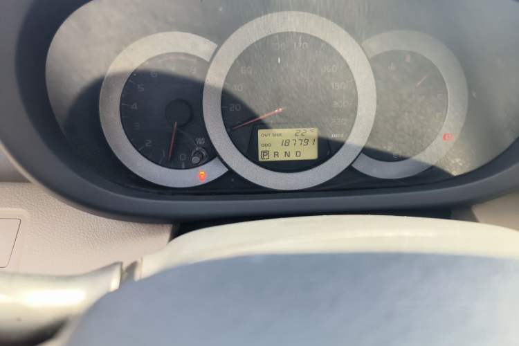 Used Toyota RAV4 2012 Luxurious 2.4L Automatic 4x4 with Stylish Features