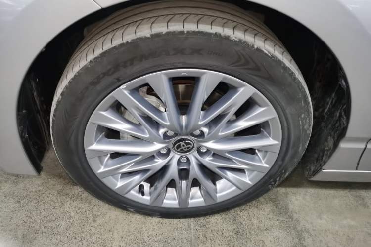 Used Toyota Avalon 2024 Dual-Motor 2.0L Luxury Edition