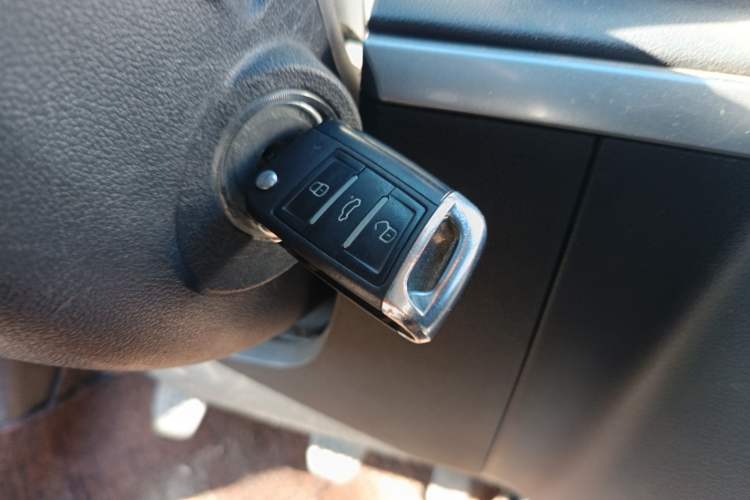 Used Huanghai N3 2017 2.5T Manual 4x4 Sport Edition JE4D25Q5A