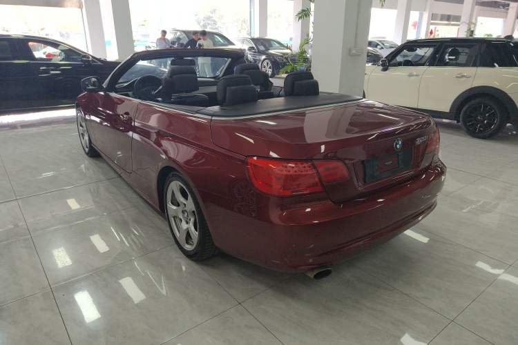 Used BMW 3 Series 2011 320i Convertible Coupe
