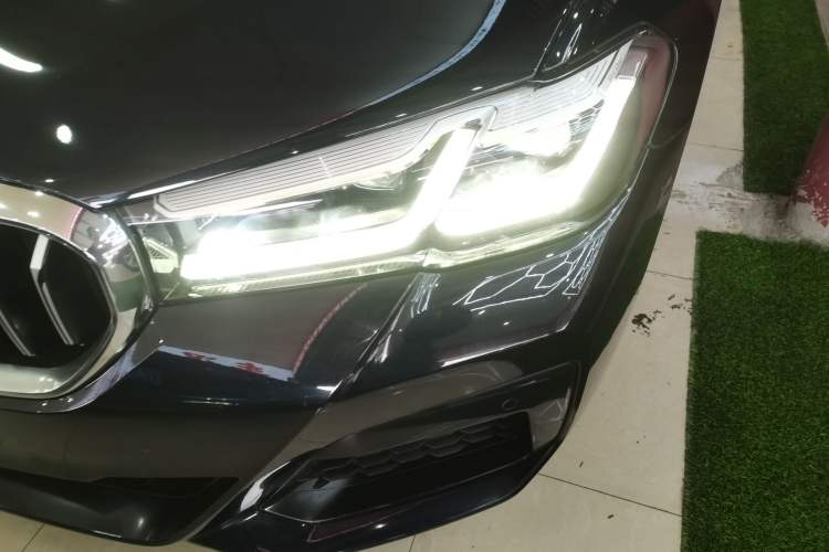 Used BMW 5 Series 2023 530Li Leading Model M Sport Package Left Front Headlight