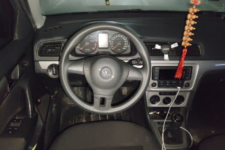 Used Volkswagen Lavida 2013 Revised Classic 1.6L Manual Fashion Edition Steering Wheel