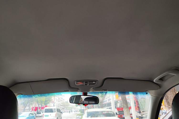 Used Great Wall Wingle 5 2017 2.0T European-spec Diesel Two-Wheel Drive Entry-Level Small Double-Cab GW4D20E Headliner